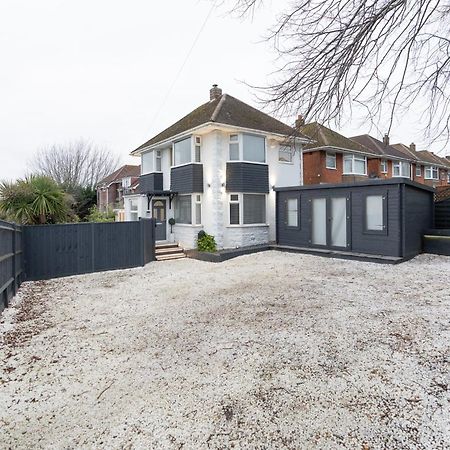 Estwood - Gated House Villa Southampton Buitenkant foto